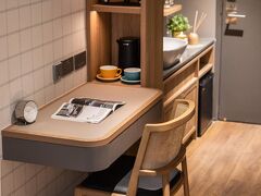 ダッシュ リビング オン ハリウッド 写真