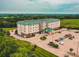 タウン & カントリー イン アンド スイーツ 写真