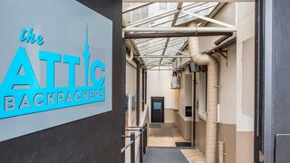 アティック バックパッカーズ