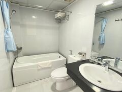 ホリデイ スイーツ ホテル&スパ 写真