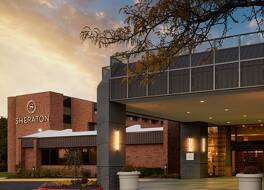 Sheraton Grand Rapids Airport Hotel 写真