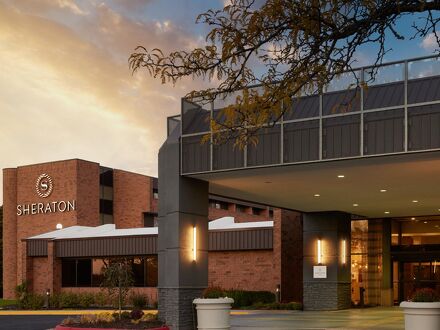 Sheraton Grand Rapids Airport Hotel 写真