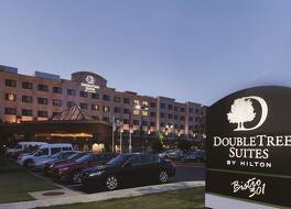 ダブルツリー スイーツ バイ ヒルトン ホテル ベントンビル 写真