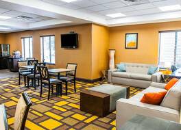 コンフォートイン インディアナポリス イースト 写真