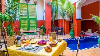 リヤド ル ドロマダイル ブルー、ウィーコム