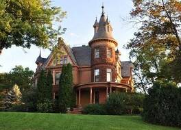 Henderson Castle Inn