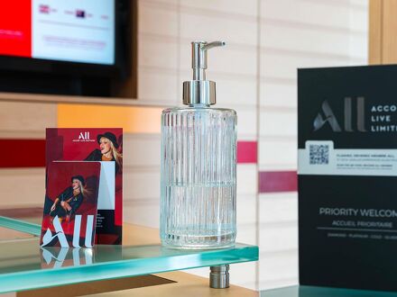 イビス コニャック センター 写真