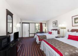 トラベロッジ バイ ウィンダム クラークスビル 写真