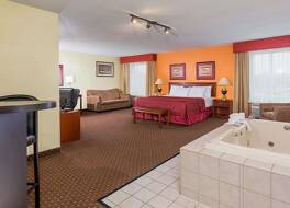 デイズ イン & スイーツ バイ ウィンダム ブルーミントン / ノーマル イリノイ 写真