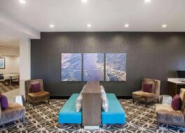 ラ キンタ イン & スイーツ バイ ウィンダム ポントゥーン ビーチ