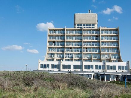 Carlton Beach Hotel 写真