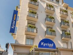 キリヤード レンヌ センター ガール 写真