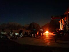 ビヨンド ワディ ラム キャンプ 写真