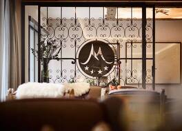 ホテル ガルニ ムッスメ