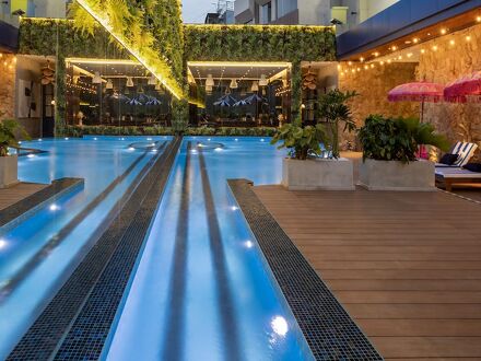 アシュリー トゥグ タニ メンテング 写真