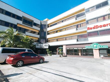 RedDoorz Plus @ Holiday Plaza Tuguegarao City 写真