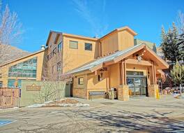 ブルーグリーンズ ストリームサイド アット ベイル 写真