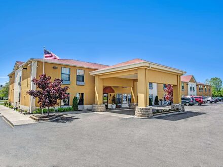 デイズ イン バイ ウィンダム グレート レイクス ネイバル ベース 写真