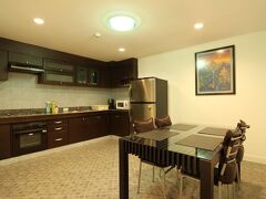 セレナ サトーン スイート 写真