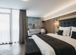 ザ クリスタル ヴァヤ ユニーク 写真