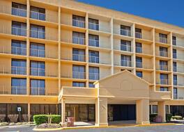 ラ キンタ イン & スイーツ バイ ウィンダム ナッシュビル エアポート / オープリーランド 写真