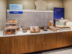 ホリデイ イン エクスプレス & スイーツ ロノーク by IHG 写真