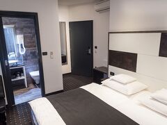 ログ イン ルームズ 写真