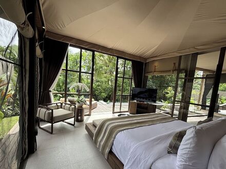 ウブド マス グランピング ラグジュアリー テント 写真