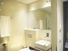 エアー ルームズ マドリード エアポート バイ プレミアム トラベラー 写真