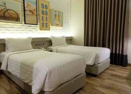 エクスプレシア ホテル マカッサル 写真