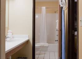 スーパー 8 バイ ウィンダム オタワ スターヴド ロック 写真