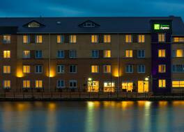 ホリデイ イン エクスプレス カーディフ ベイ バイ IHG 写真