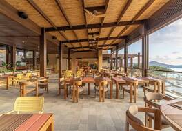 インサイド バイ メリア エロウンダ 写真