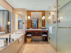 ハワード ジョンソン カンダー プラザ チンタオ (青島康大豪生大酒店) 写真