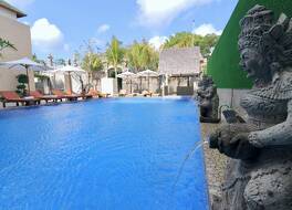 ザ パンダン サリ ホテル