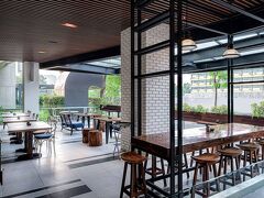 ワイズラグジュホテルスパツィオスラバヤ 写真