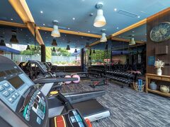 アシュリー トゥグ タニ メンテング 写真