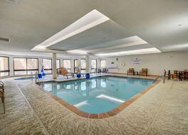 フェアフィールド イン & スイーツ バイ マリオット スプリングデール 写真