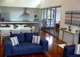 ビーチ ロード ホリデイ ホームズ 写真