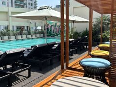 ホリデイ イン ＆ スイーツ マカティ バイ IHG 写真