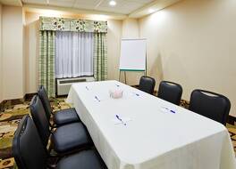 ホリデイ イン エクスプレス & スイーツ ニューポート S by IHG 写真