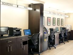 ハンプトン イン バイ ヒルトン ニューアーク エアポート 写真