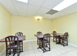 アメリカン イン エバンズビル 写真