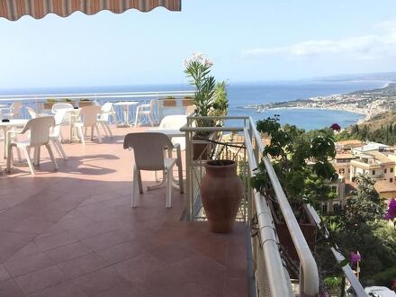 ホテル メディテラネ 写真