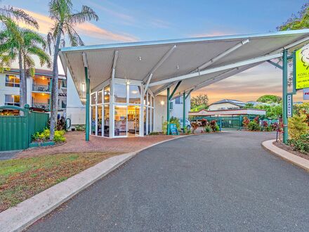 コアラ コート ホリデイ アパートメンツ 写真