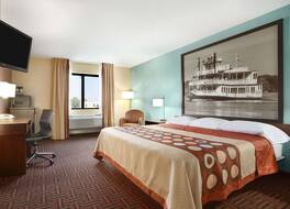 スーパー 8 バイ ウィンダム オールトン 写真