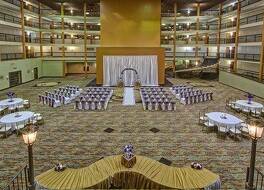 Clarion Hotel & Suites Conference Center Memphis Airport