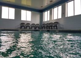 スーパー 8 バイ ウィンダム デ カルブ イリノイ