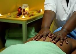 デスティニー アディス ホテル 写真