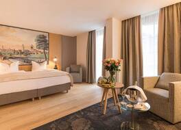 ホテル バイエリッシャー ホフ 写真